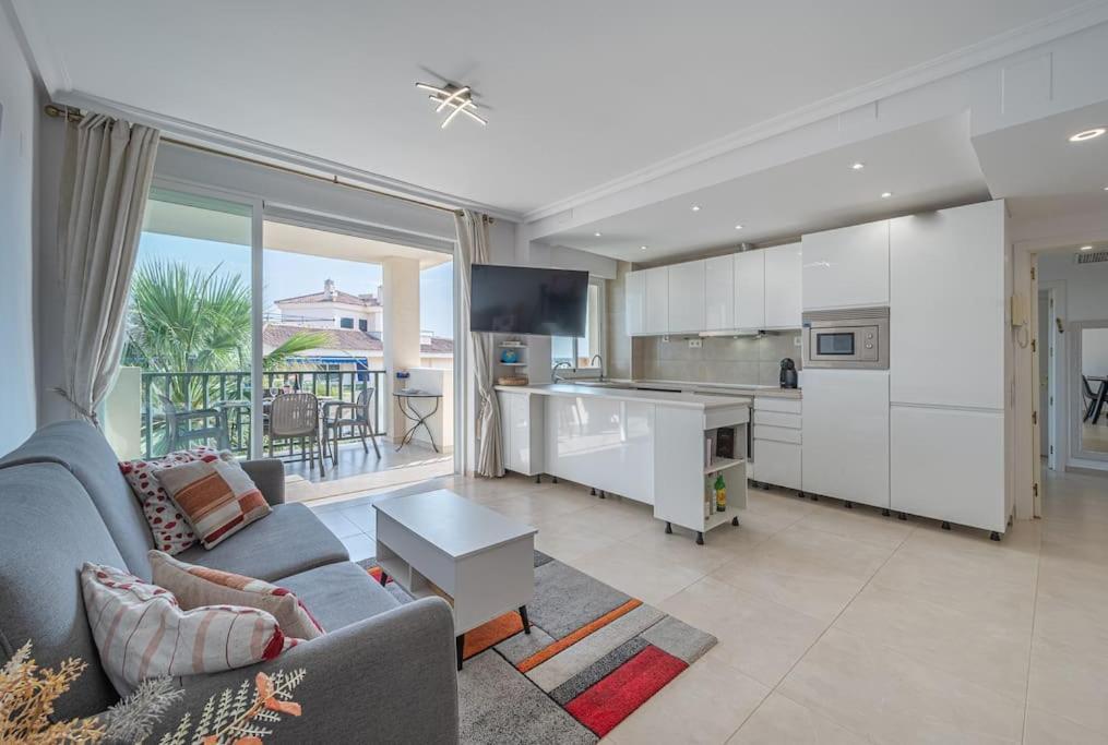 Flat -puerto Banus Locrimar 3-pool-parking