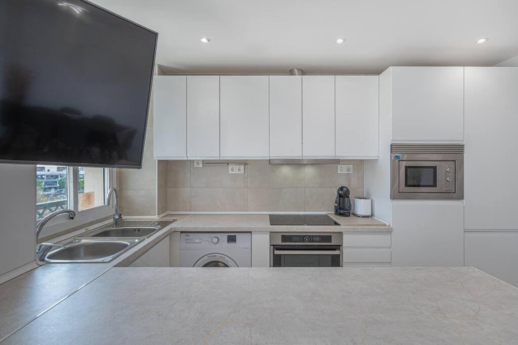 Flat -puerto Banus -6 A 8 Persons-pool-parking Appartement *