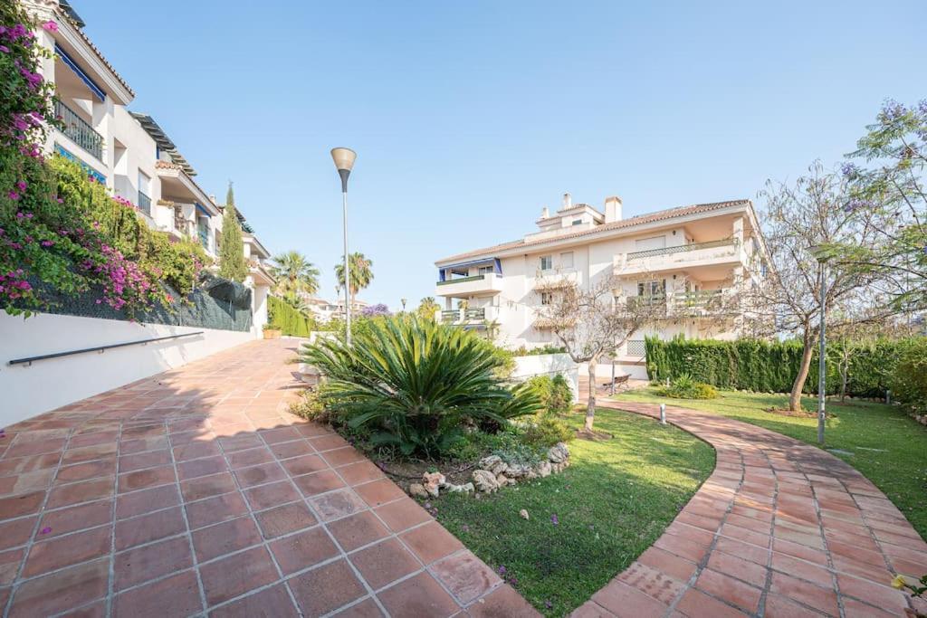 Flat -puerto Banus -6 A 8 Persons-pool-parking Marbellac