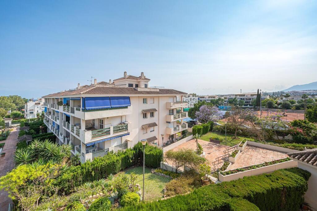 Flat -puerto Banus -6 A 8 Persons-pool-parking * Marbellac