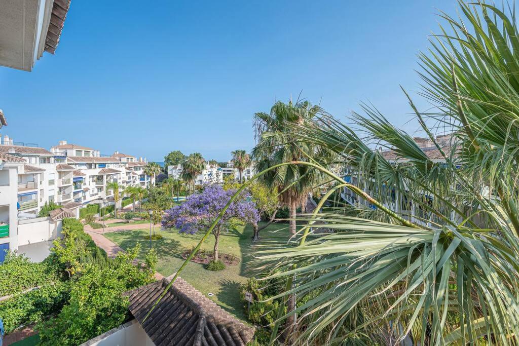 Flat -puerto Banus -6 A 8 Persons-pool-parking Marbellac