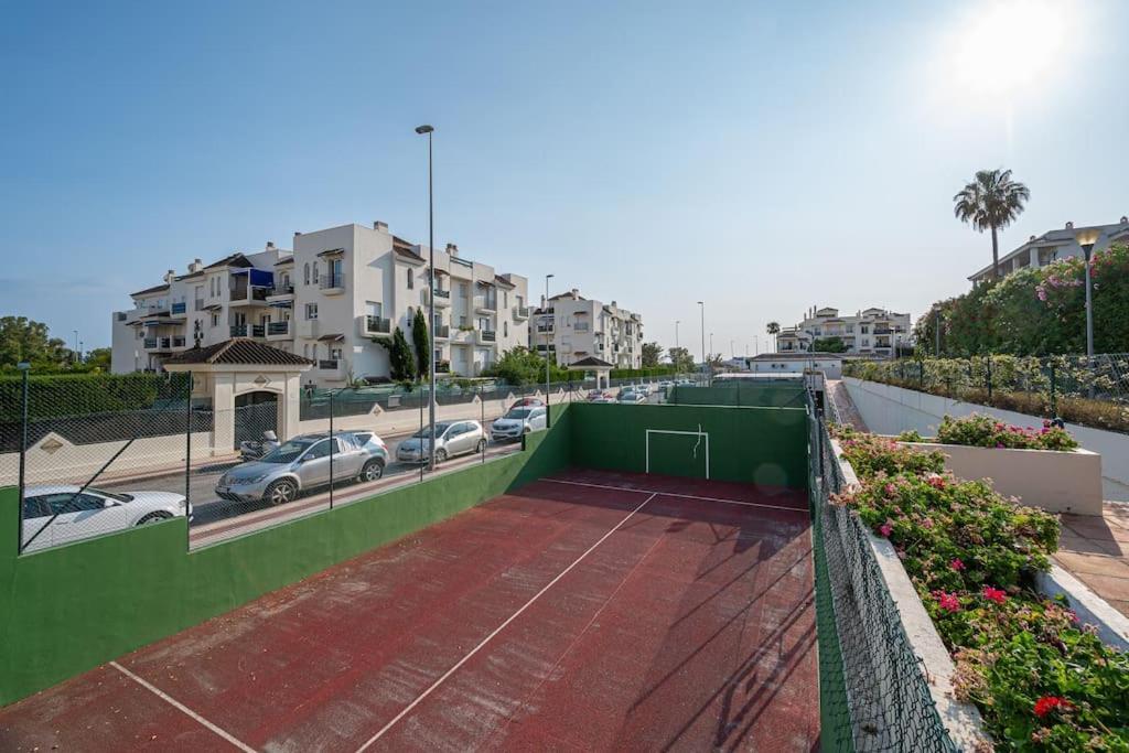 Flat -puerto Banus -6 A 8 Persons-pool-parking * Marbellac
