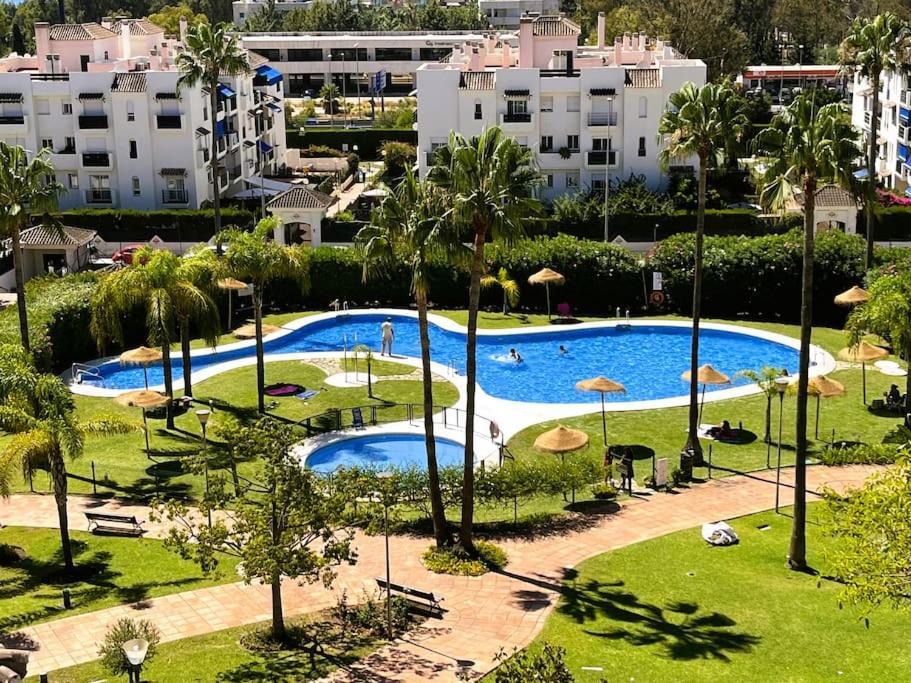 Flat -puerto Banus -6 A 8 Persons-pool-parking Appartement Marbellac