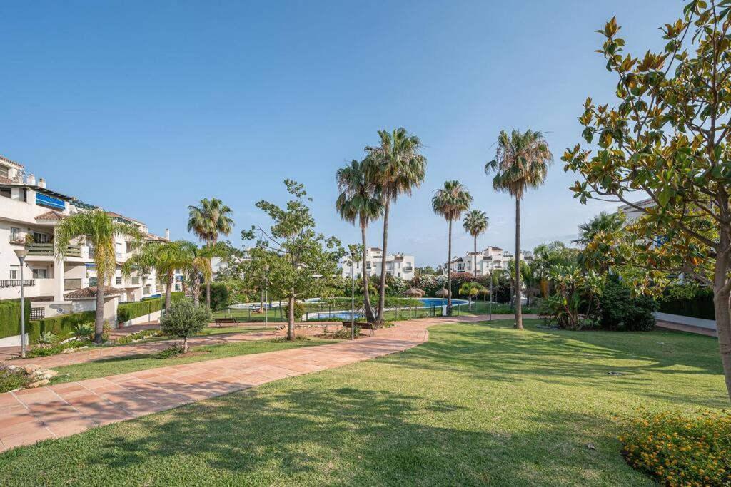 Appartement Flat -puerto Banus -6 A 8 Persons-pool-parking