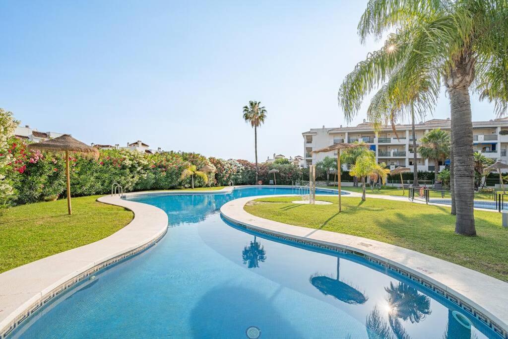 Flat -puerto Banus -6 A 8 Persons-pool-parking Appartement